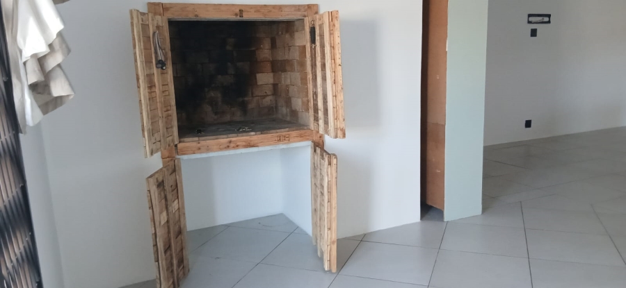 To Let 4 Bedroom Property for Rent in Hopefield Western Cape